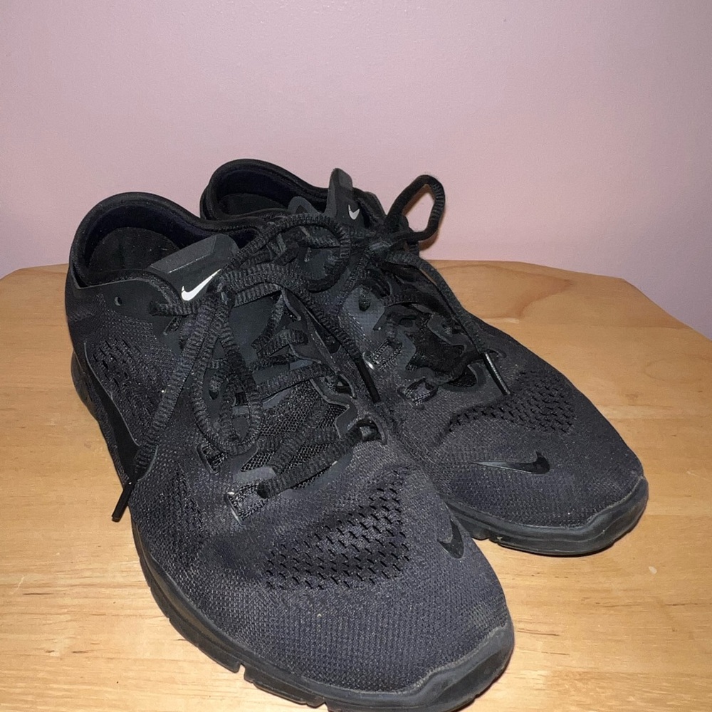 Nike Black Athletic Shoes